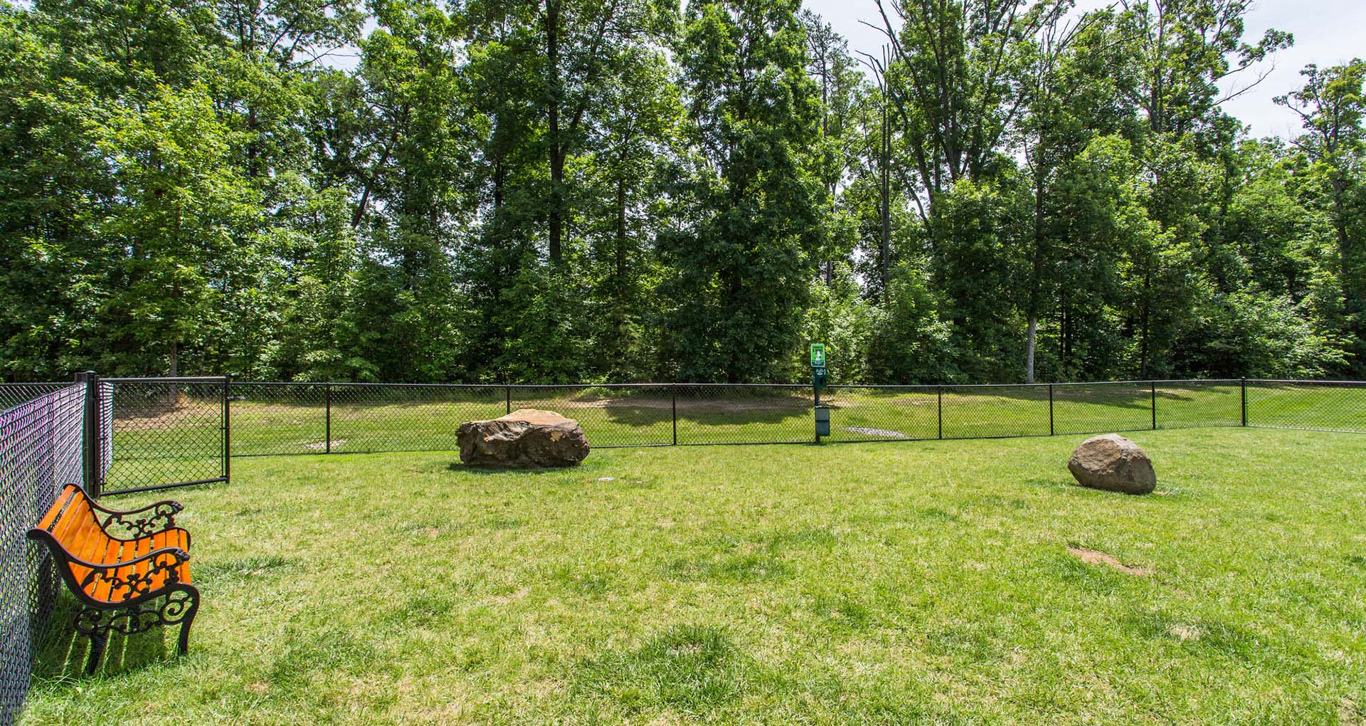 ARB_Amenities_Dog Park_2_Jun 2015 Jefferson Arbors at Broadlands